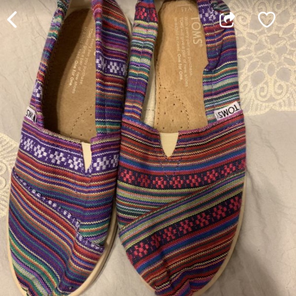 Brands new TOMS